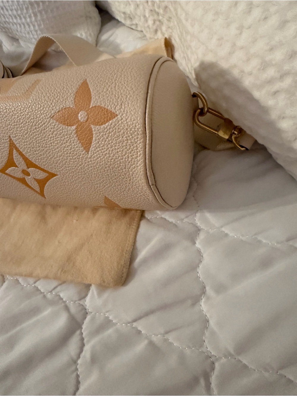 Louis Vuitton Pale Beige Mini Barrel Bag with Detachable Strap - Picture 4 of 7
